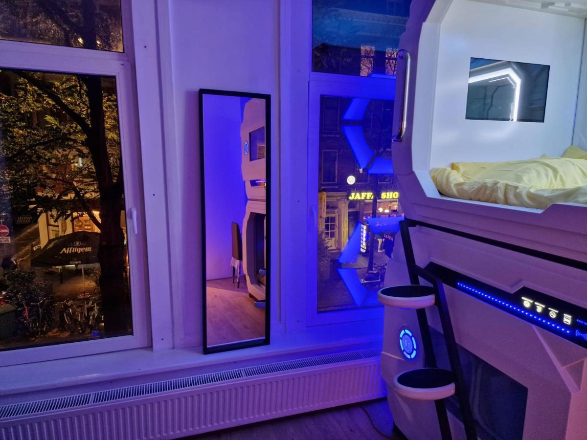 Recharge Hostel Роттердам Экстерьер фото