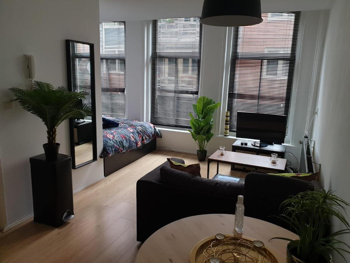 Recharge Hostel Роттердам Экстерьер фото