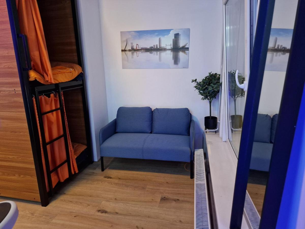 Recharge Hostel Роттердам Экстерьер фото