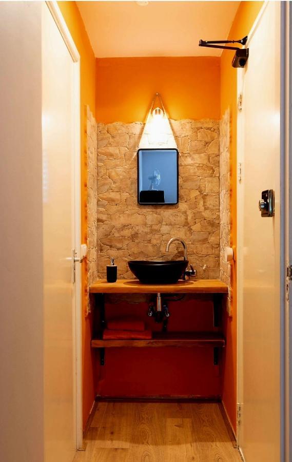 Recharge Hostel Роттердам Экстерьер фото