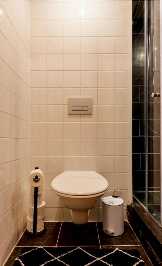 Recharge Hostel Роттердам Экстерьер фото