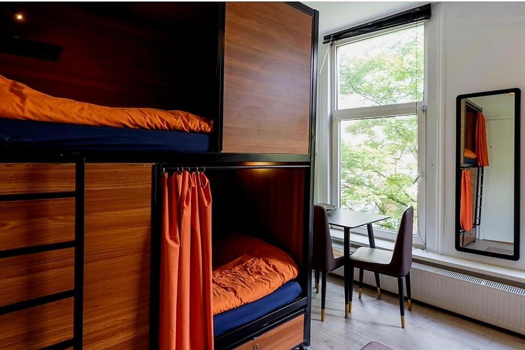 Recharge Hostel Роттердам Экстерьер фото